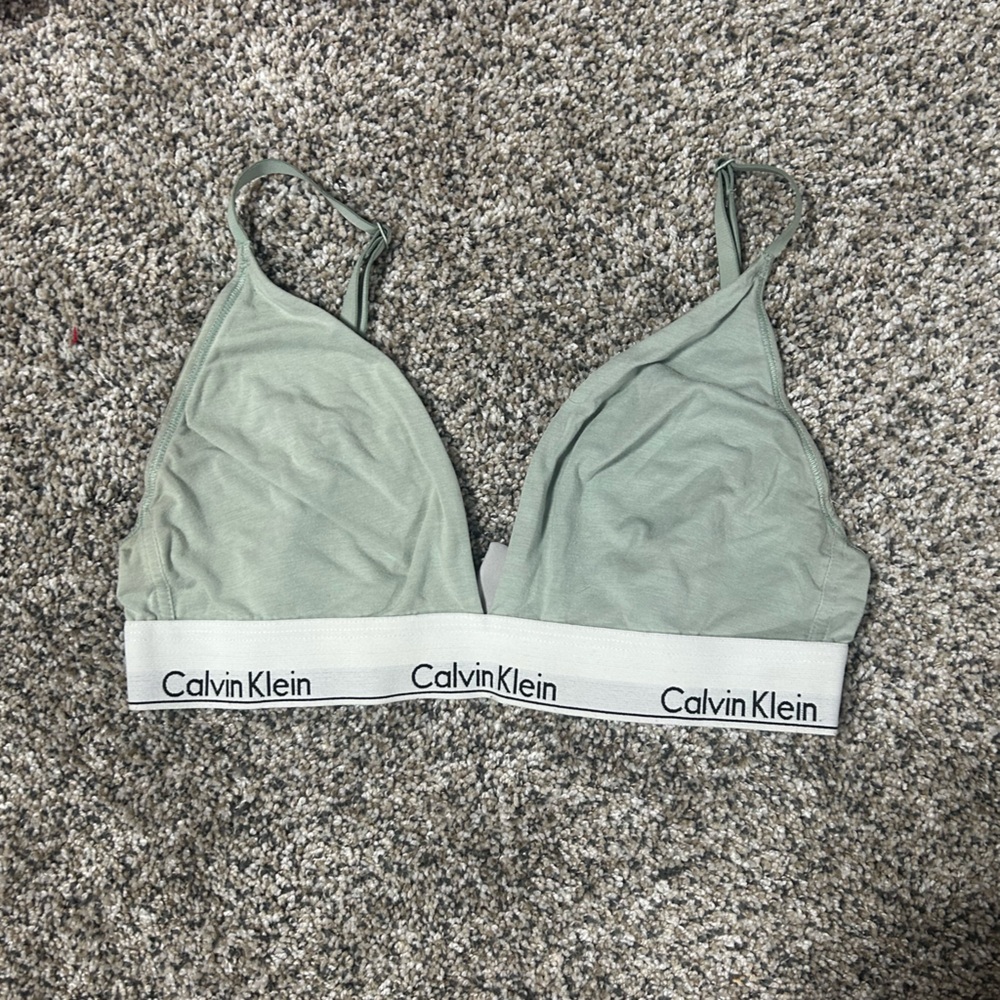 Calvin Klein Bras! - Picture 6 of 10